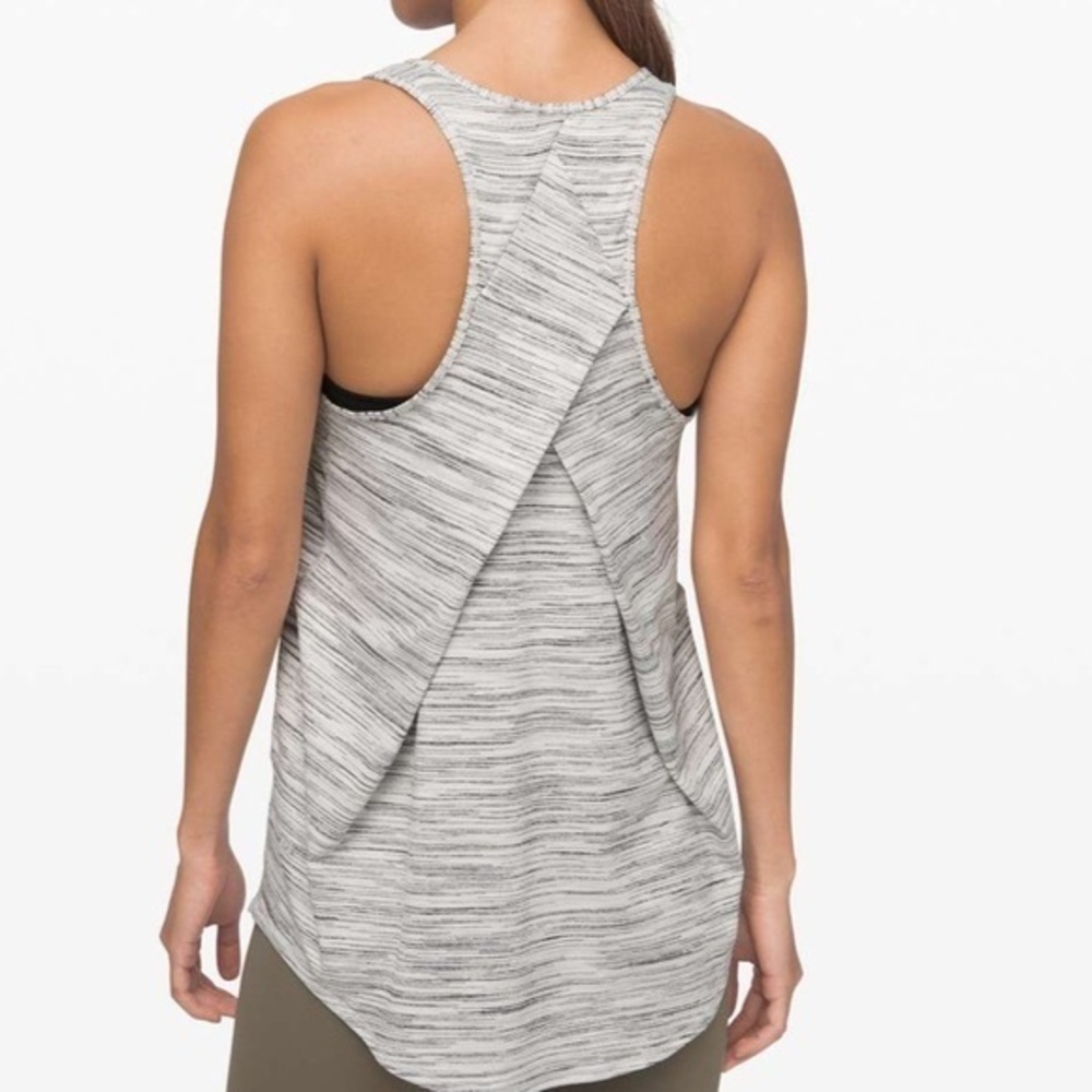 Lululemon Essential Tank Pleated *Seriously Light Luon - Sz 6